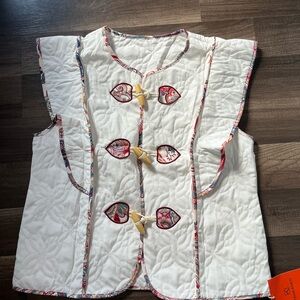 Women’s toggle vest BRAND NEW